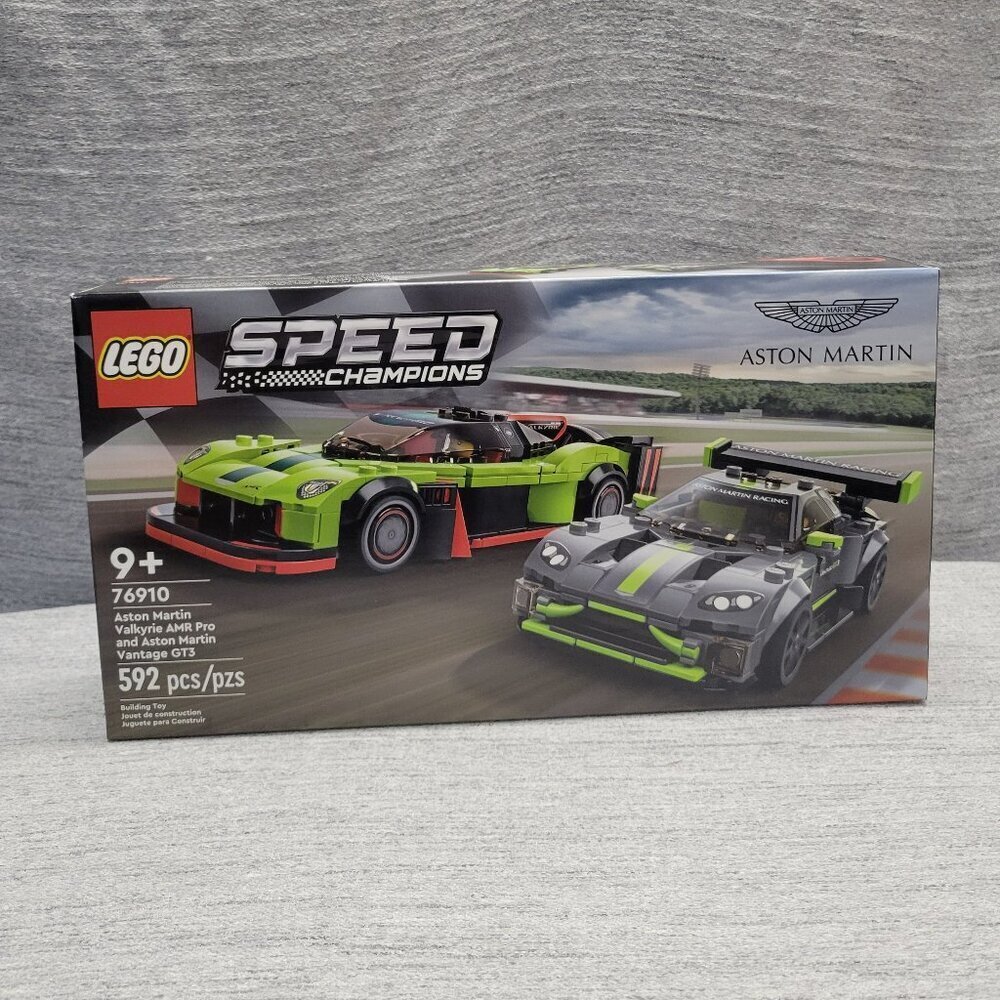 Lego Aston Martin Valkyrie AMR Pro and Aston Martin Vantage GT3 76910